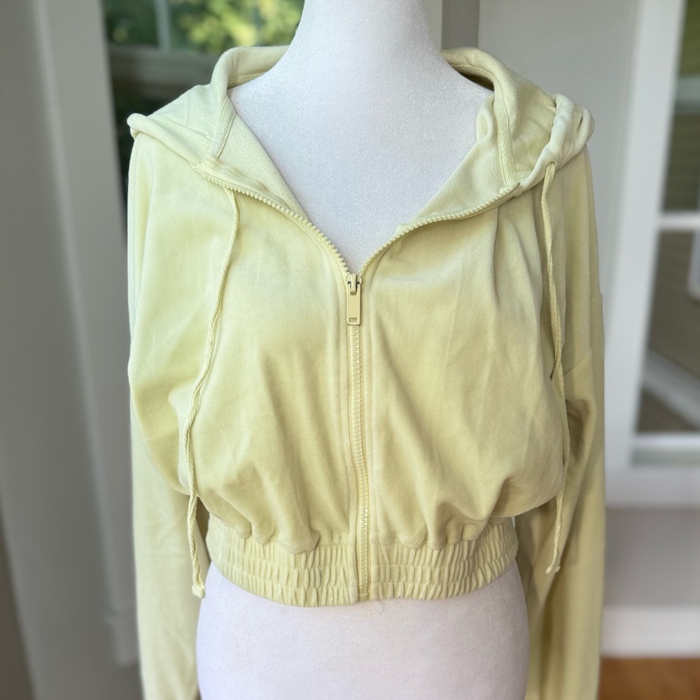 Vintage Y2K Forever 21 Yellow Cropped Velour Hoodie Size Medium
